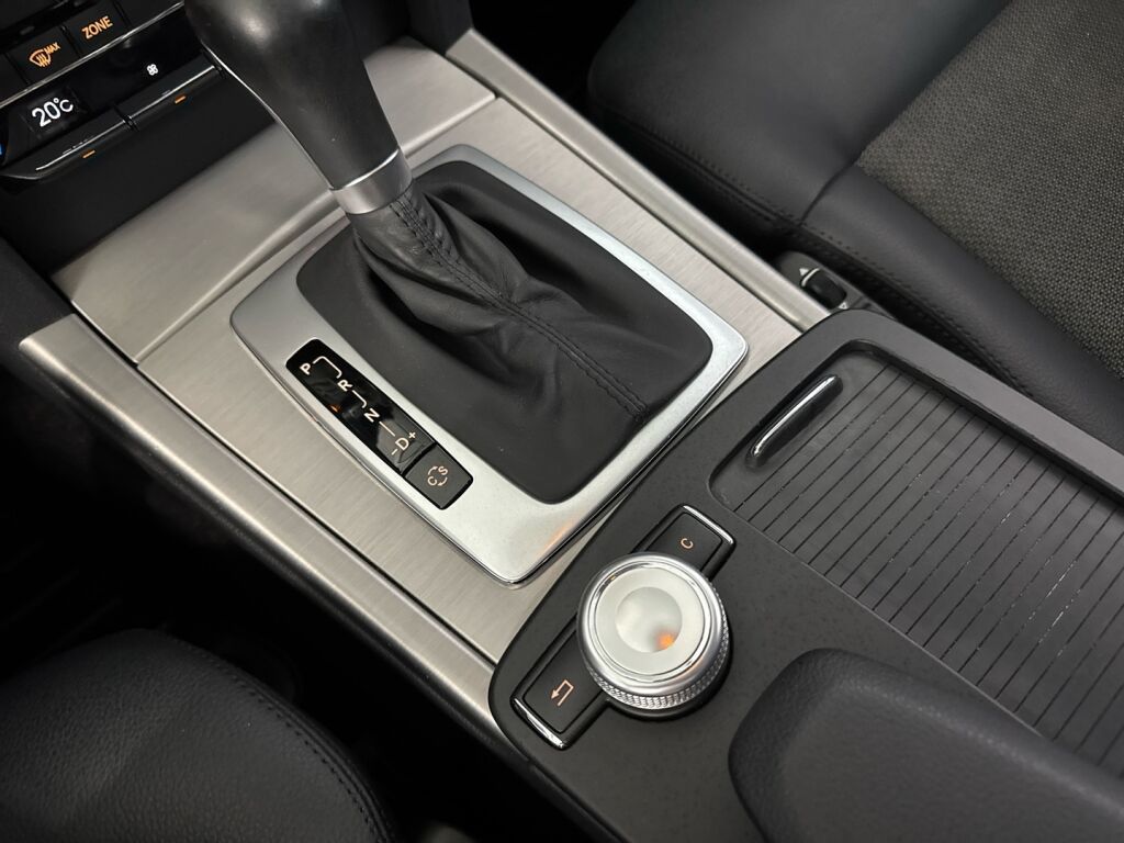 Mercedes-Benz E 2010 Harmaa