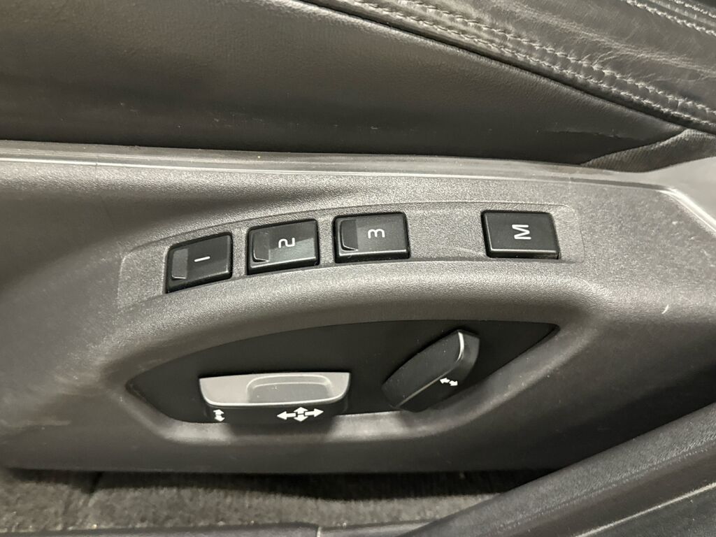 Volvo V60 2011 Musta