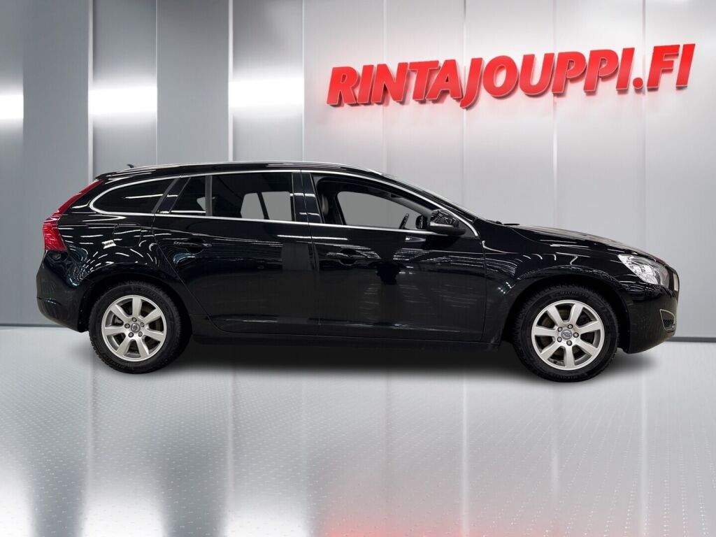 Volvo V60 2011 Musta