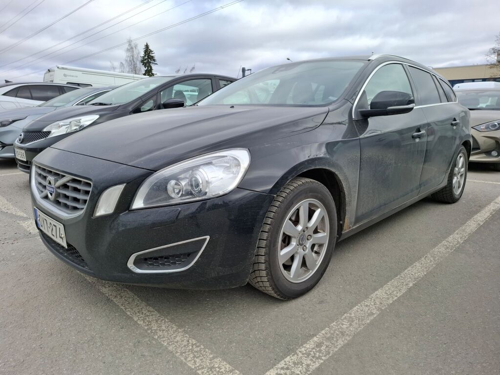 Volvo V60 2011 Musta