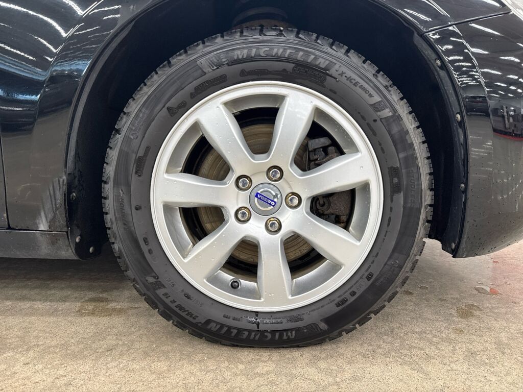 Volvo V60 2011 Musta