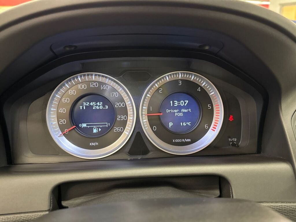 Volvo XC60 2011 Musta