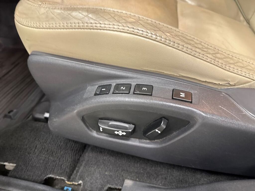 Volvo XC60 2011 Musta