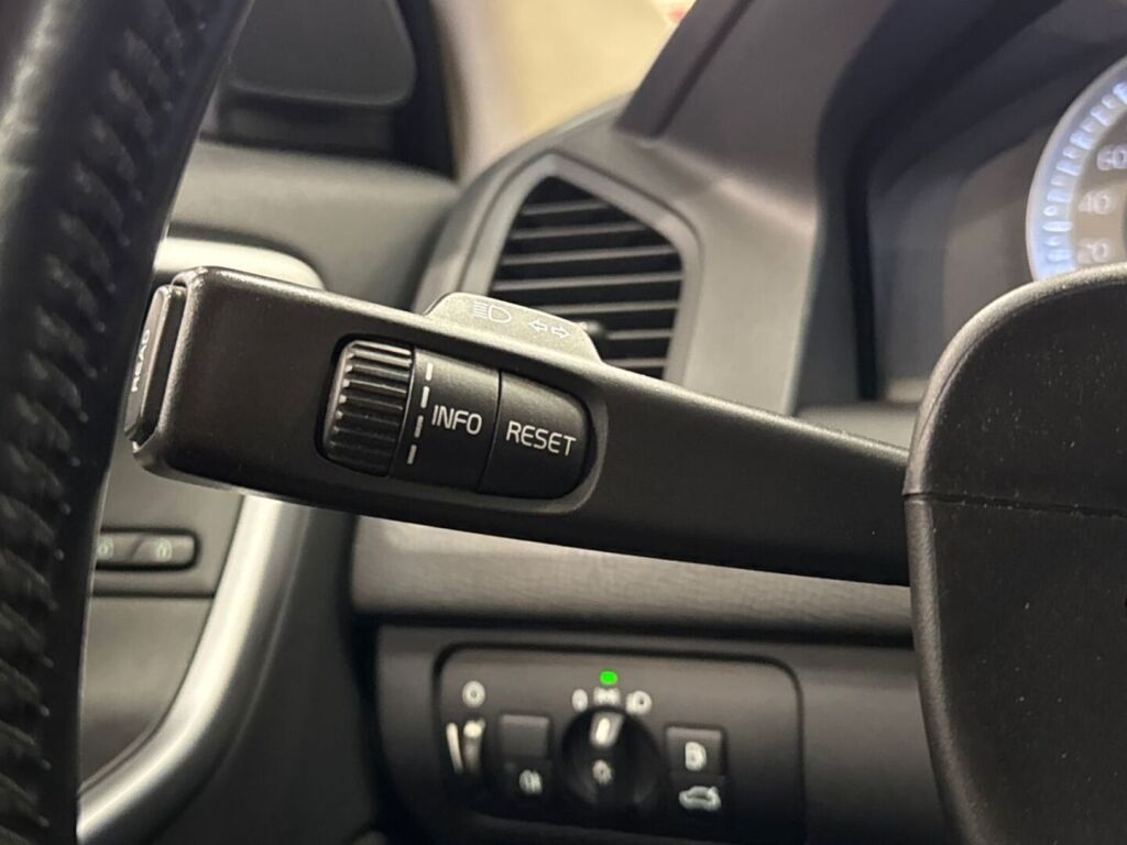 Volvo XC60 2011 Musta