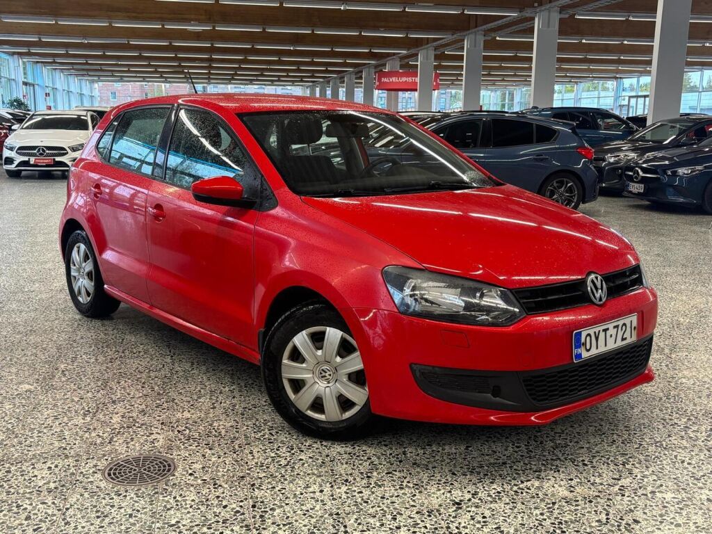 Volkswagen Polo 2011 Punainen