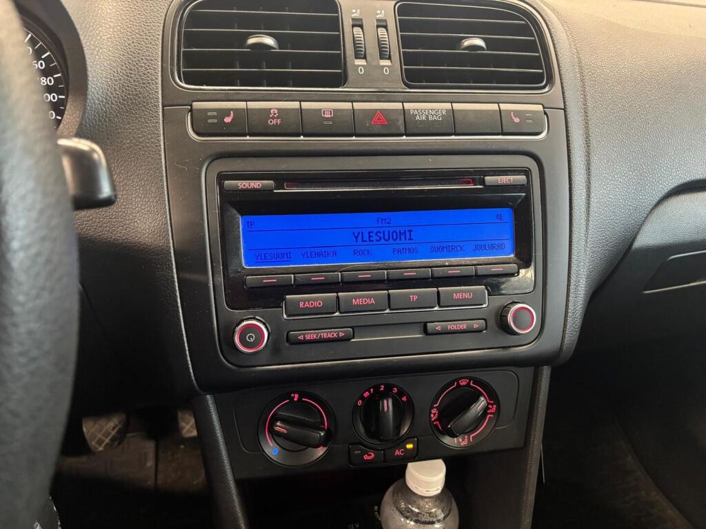 Volkswagen Polo 2011 Punainen