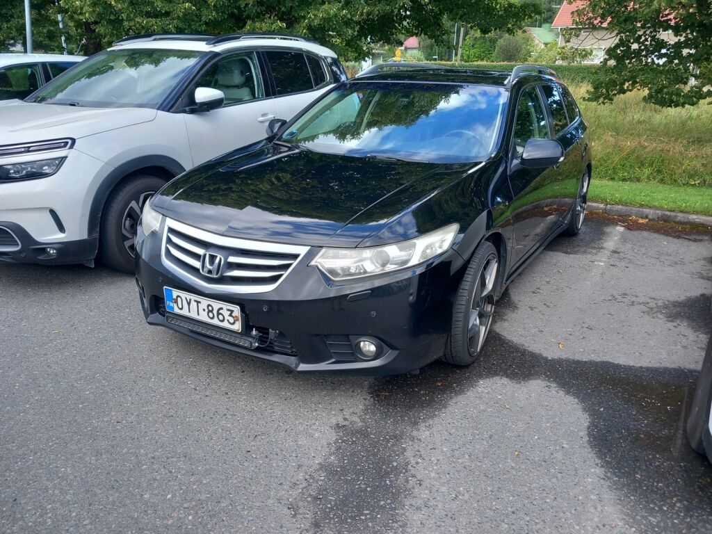 Honda Accord 2011 Musta
