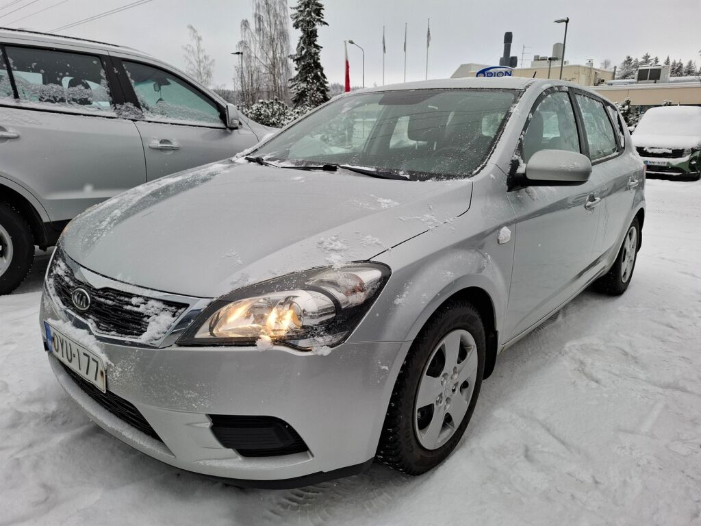 Kia Ceed 2011 Hopea