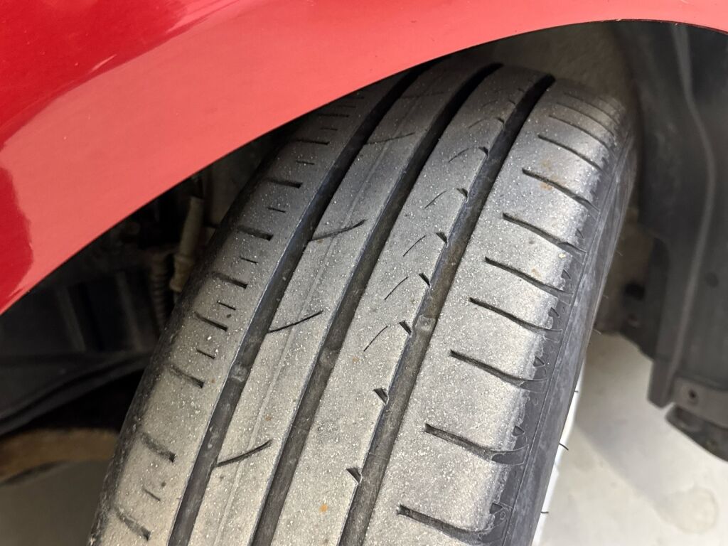 Kia Ceed 2011 Punainen