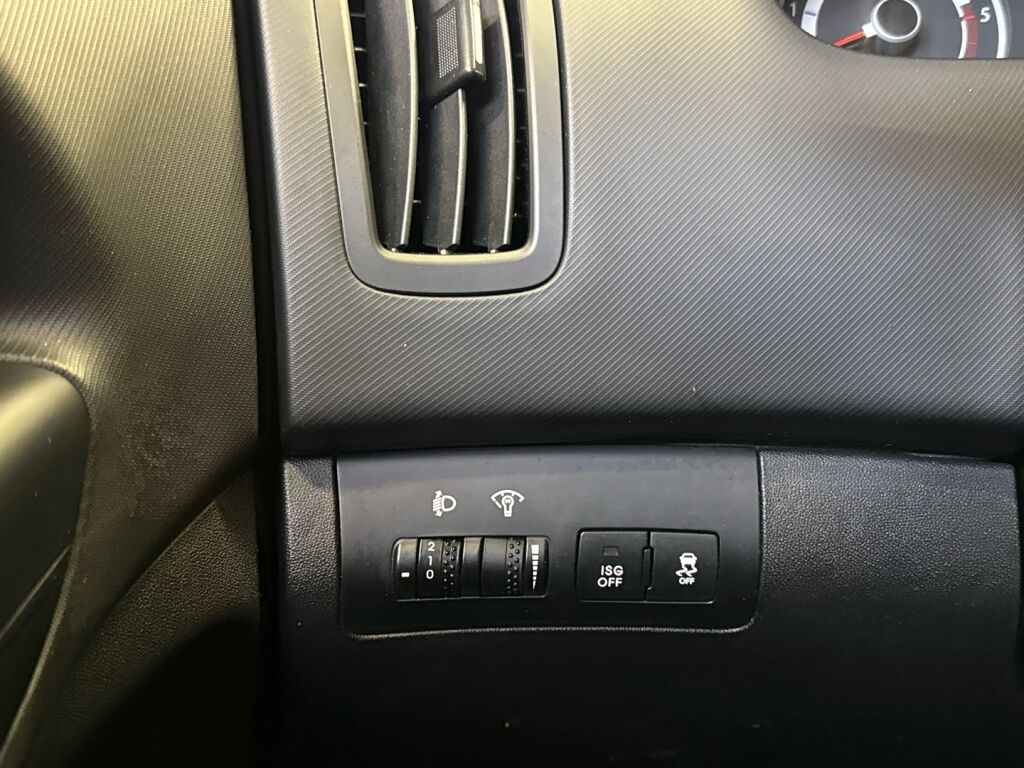 Kia Ceed 2011 Punainen