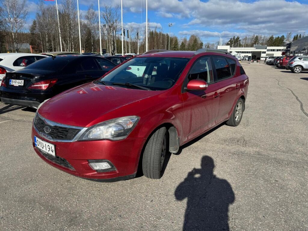 Kia Ceed 2011 Punainen
