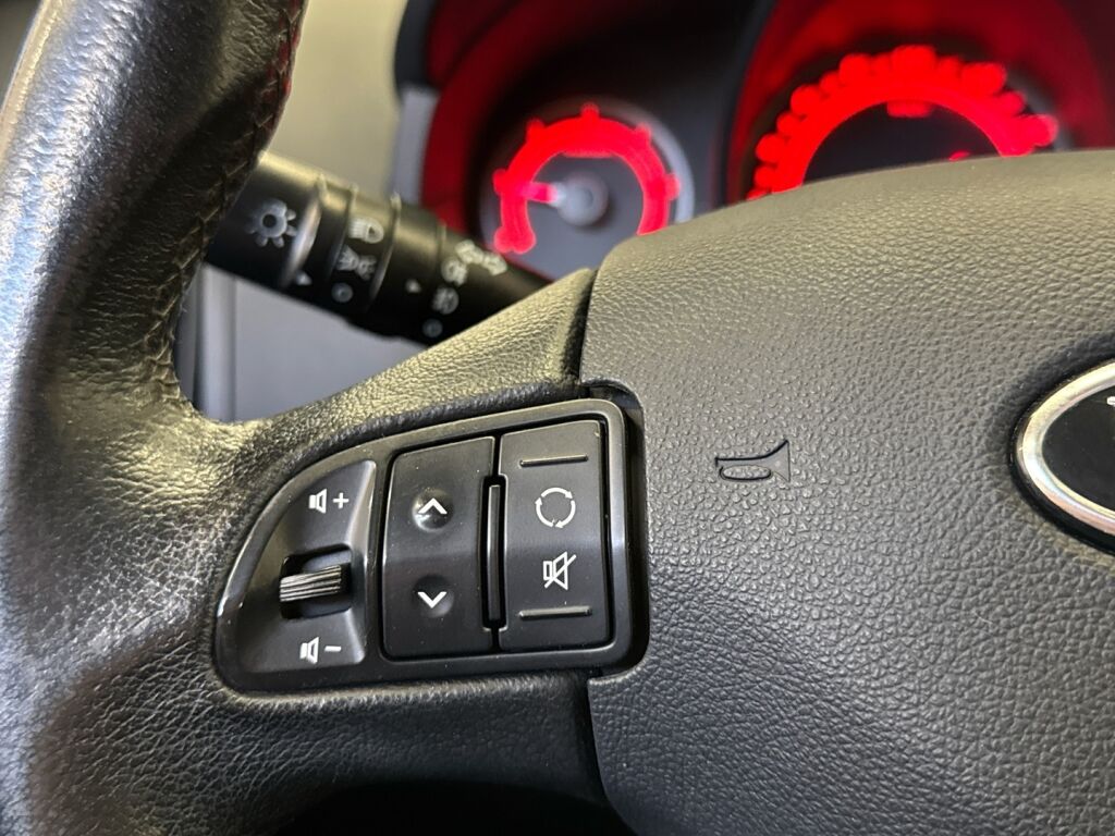 Kia Ceed 2011 Punainen