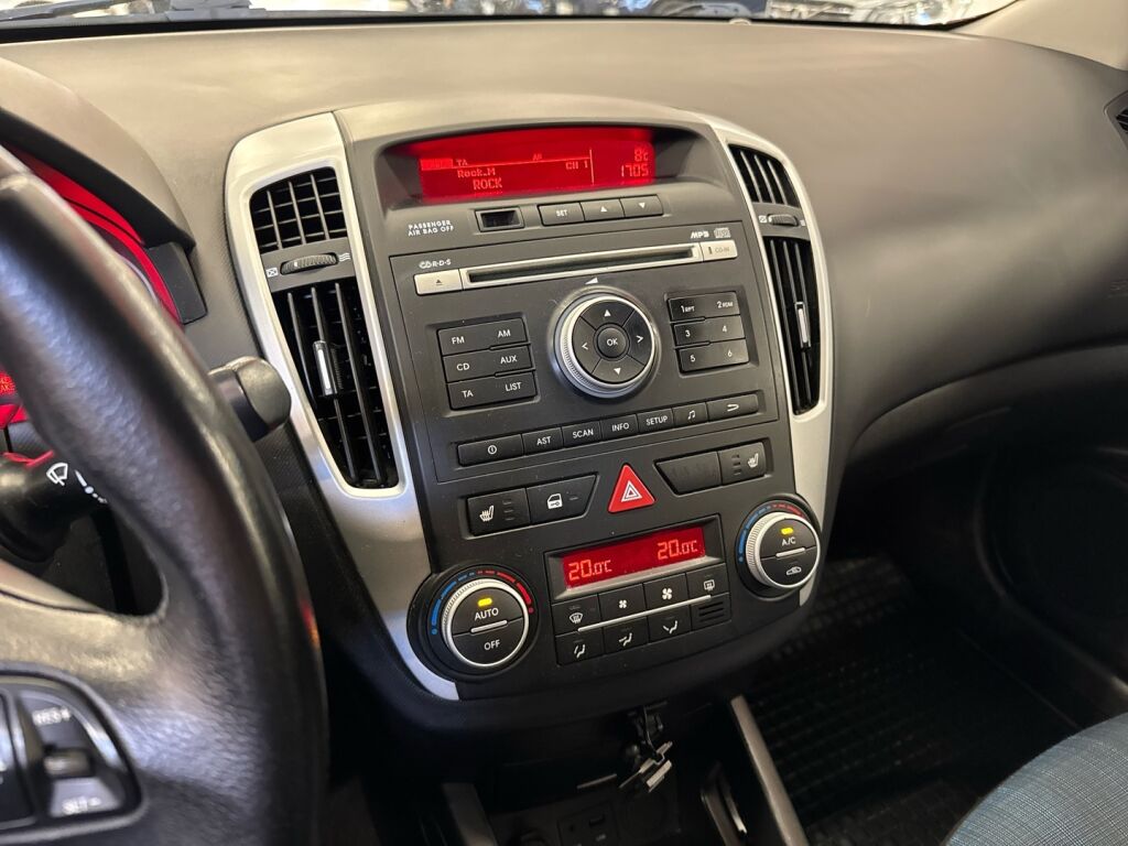 Kia Ceed 2011 Punainen