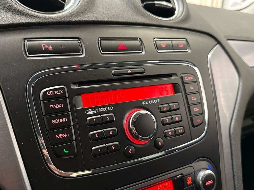 Ford Mondeo 2011 Ruskea (beige)