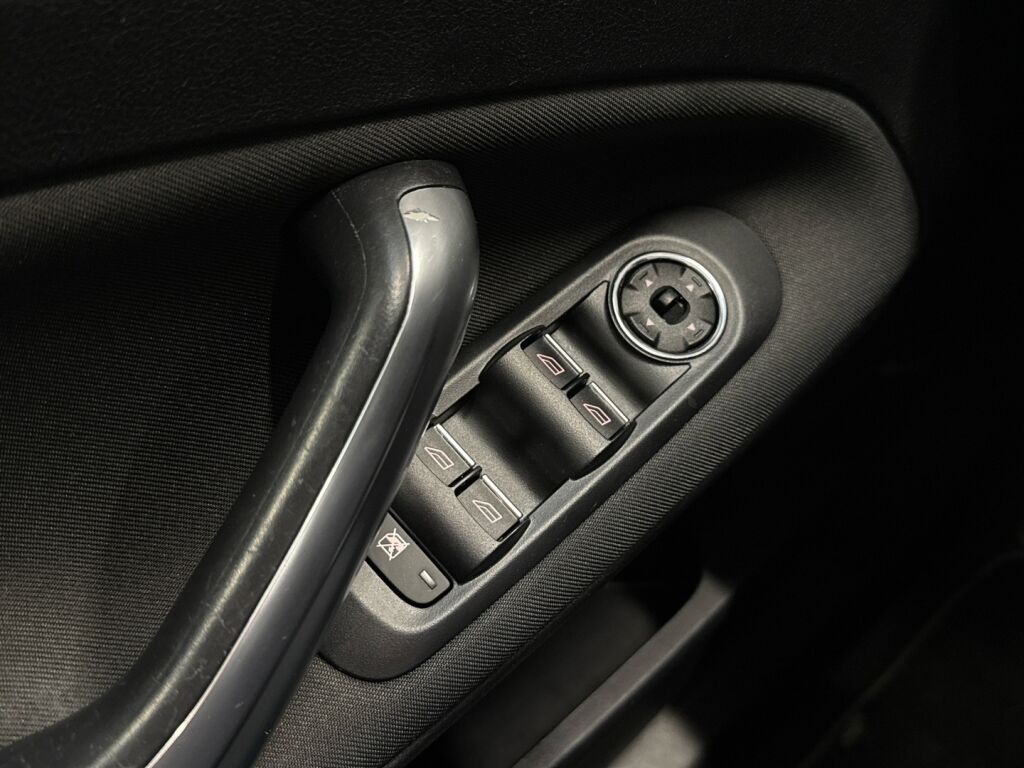 Ford Mondeo 2011 Ruskea (beige)