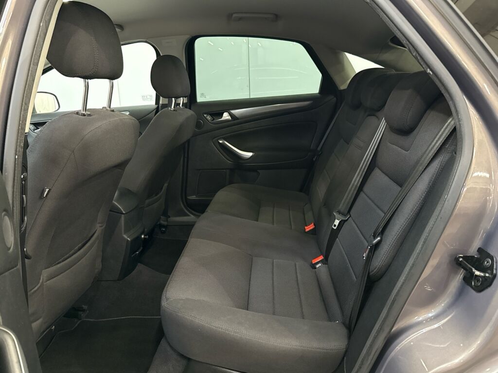 Ford Mondeo 2011 Ruskea (beige)