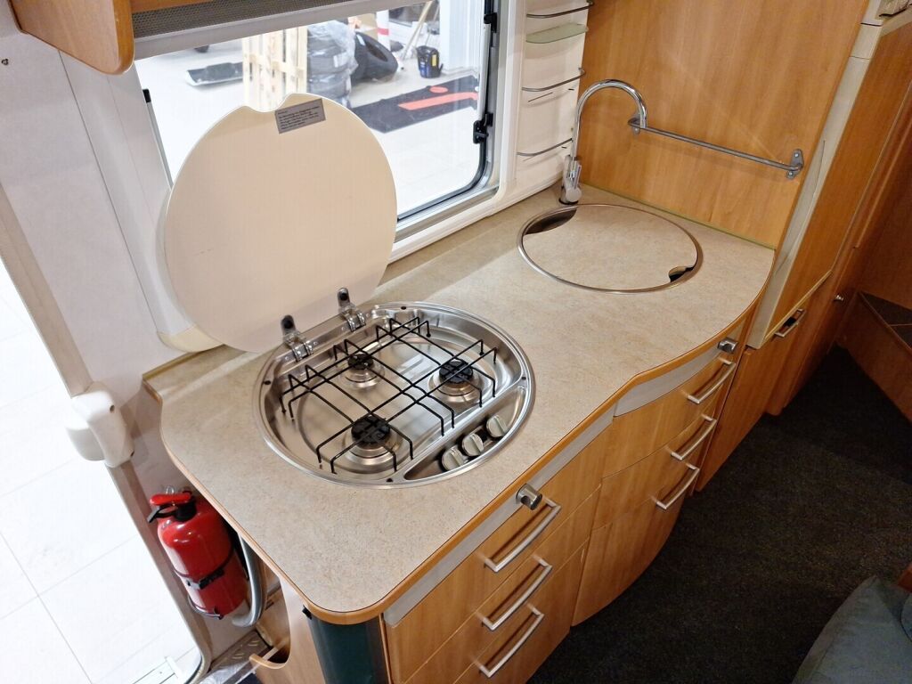 Hymer B 524 2005 Harmaa