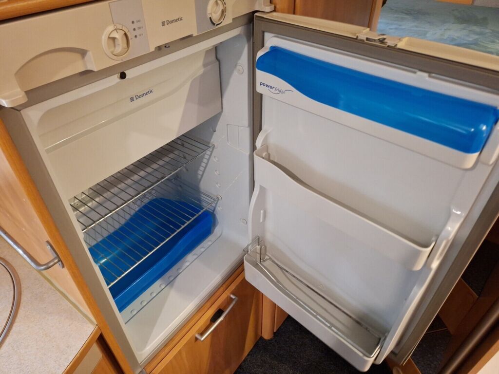 Hymer B 524 2005 Harmaa