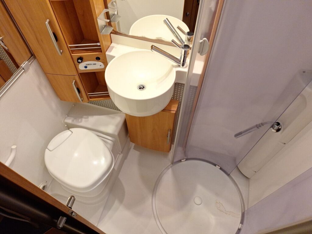 Hymer B 524 2005 Harmaa