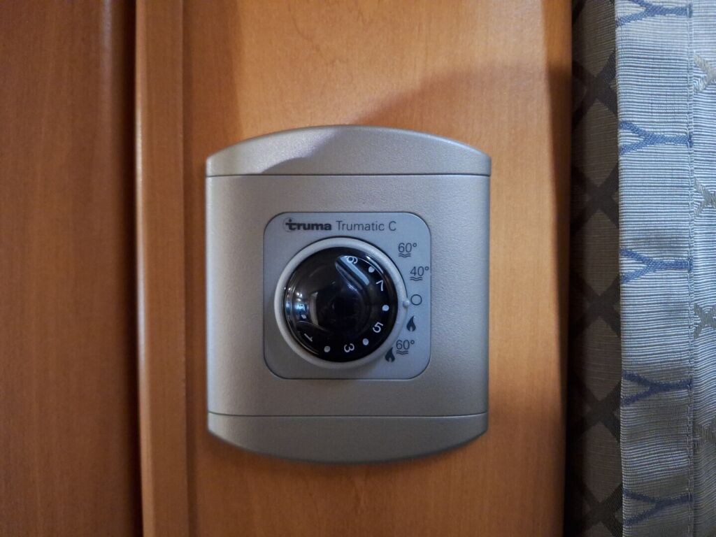 Hymer B 524 2005 Harmaa