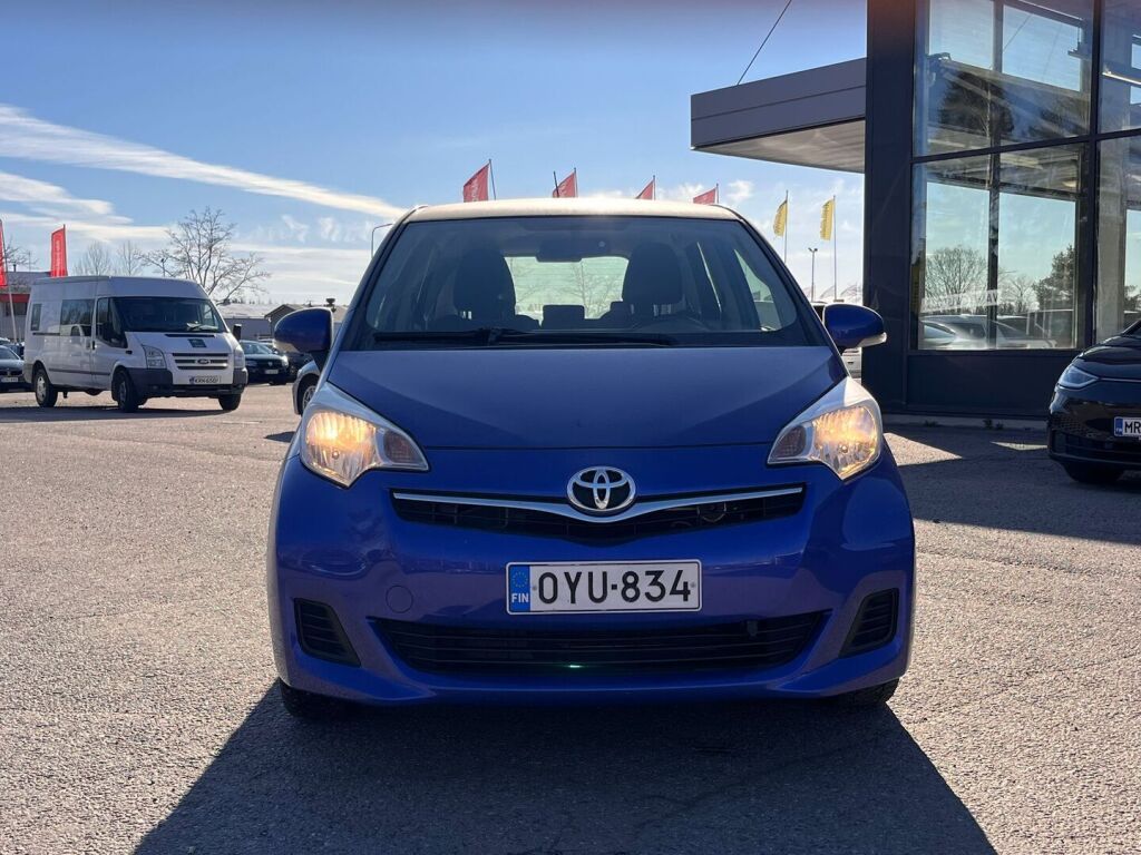 Toyota Verso-S 2011 Sininen