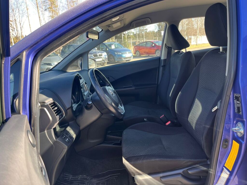 Toyota Verso-S 2011 Sininen