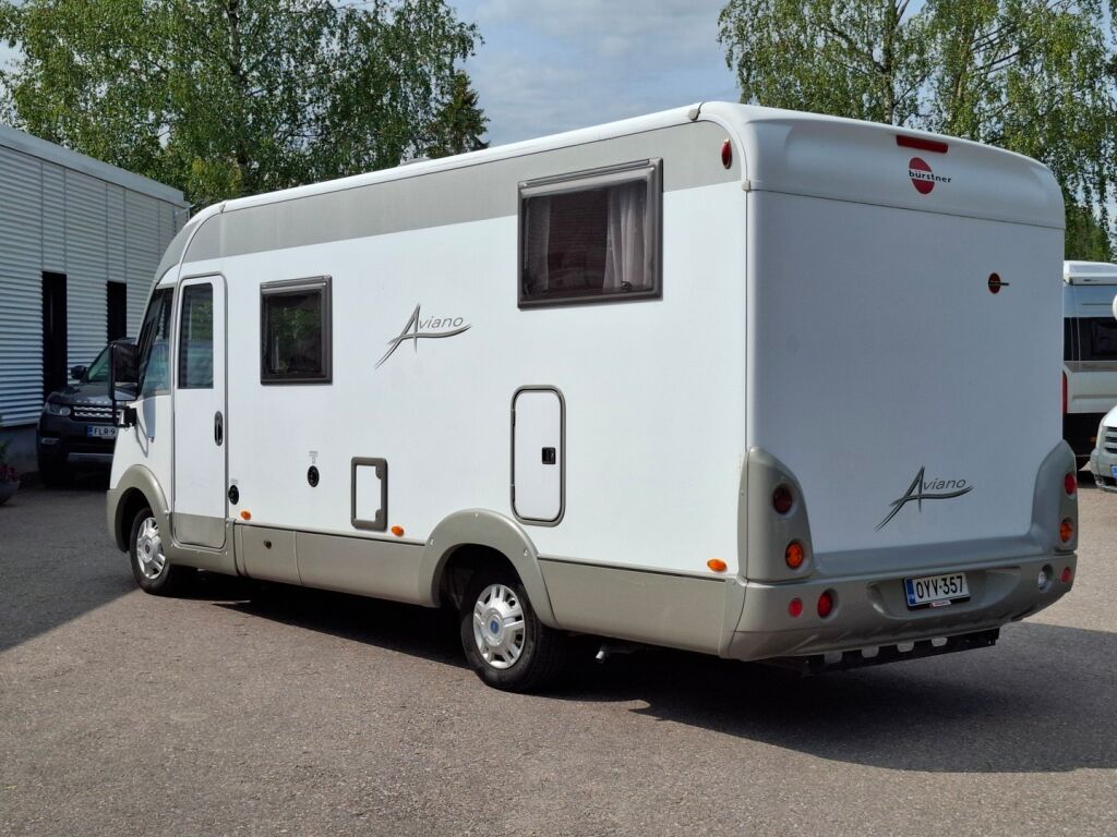 Bürstner Aviano I 650 2009 Valkoinen