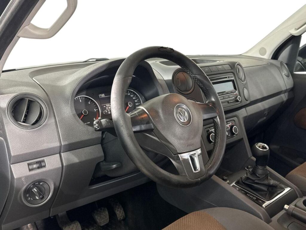 Volkswagen Amarok 2011 Musta