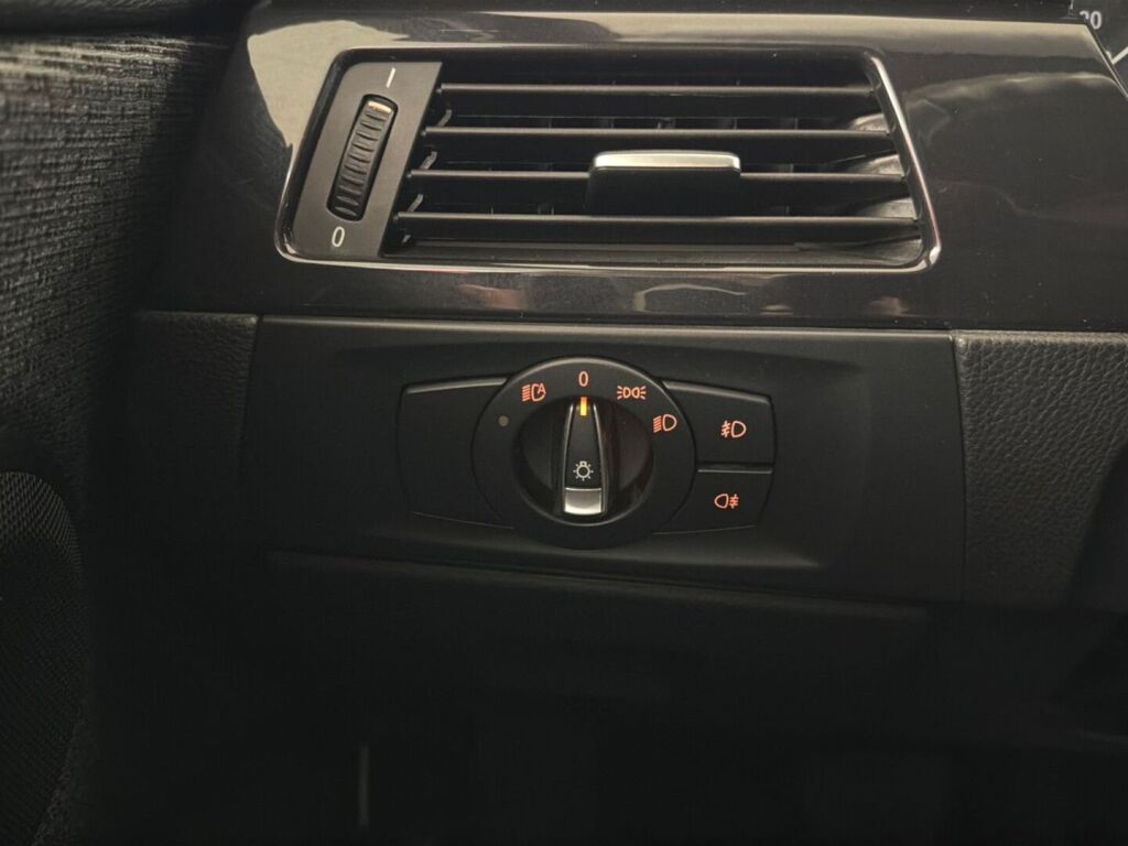 BMW 318 2011 Valkoinen
