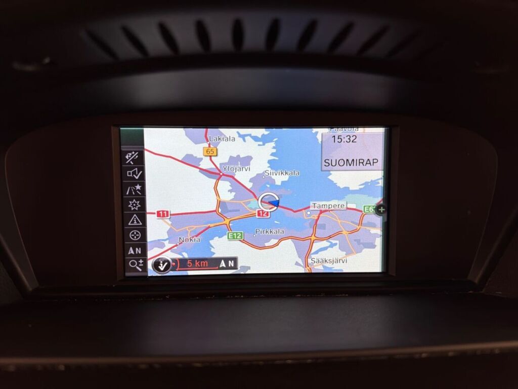 BMW 318 2011 Valkoinen