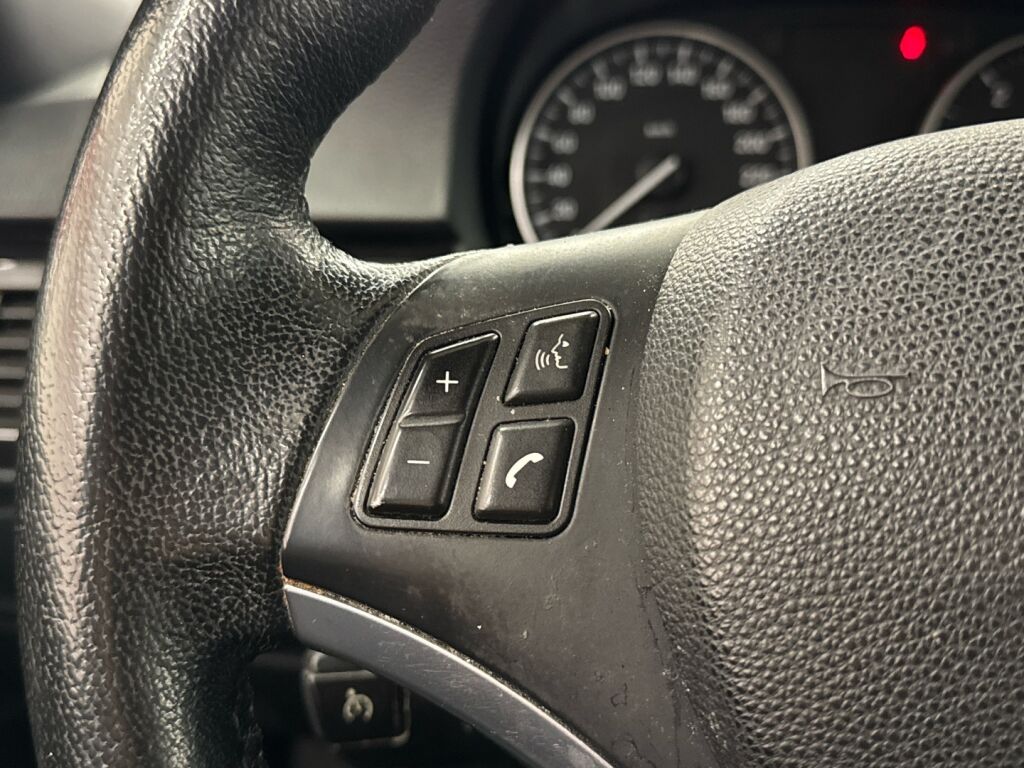 BMW 318 2011 Valkoinen