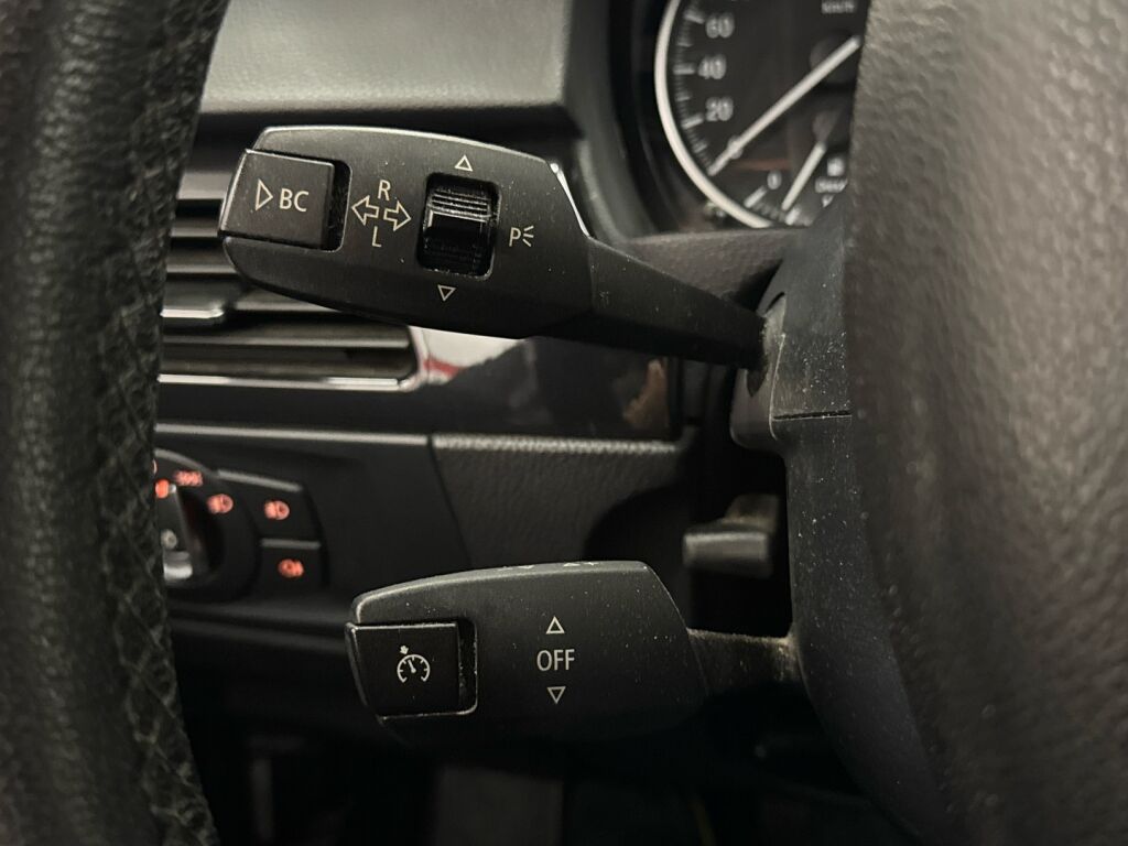 BMW 318 2011 Valkoinen