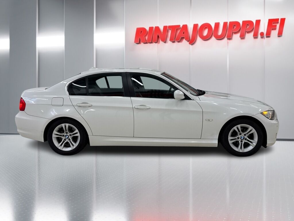 BMW 318 2011 Valkoinen