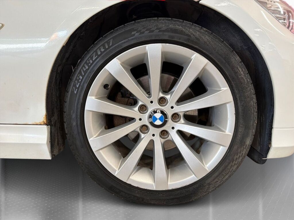 BMW 318 2011 Valkoinen