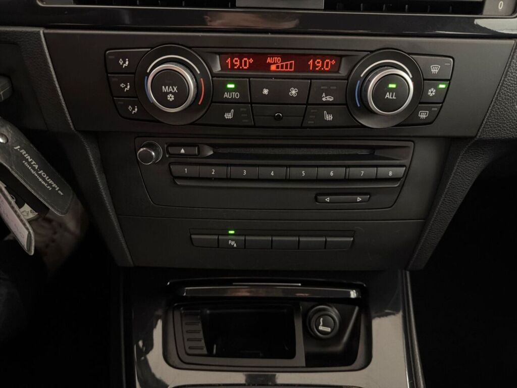 BMW 318 2011 Valkoinen