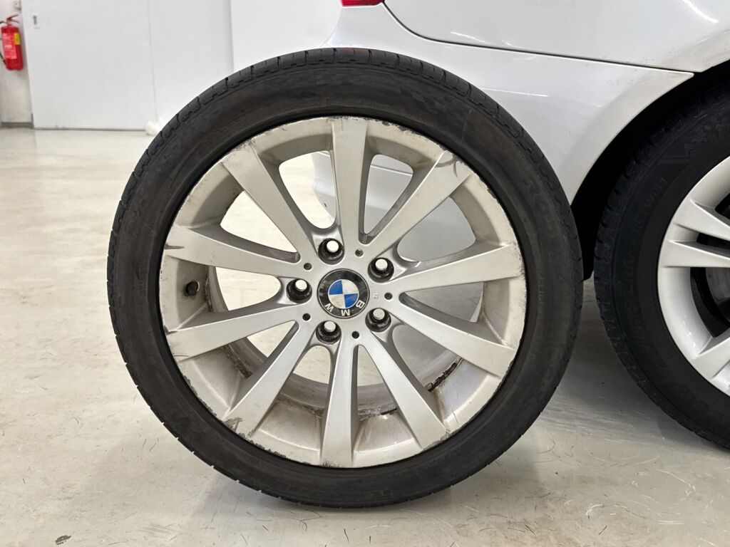 BMW 318 2011 Valkoinen