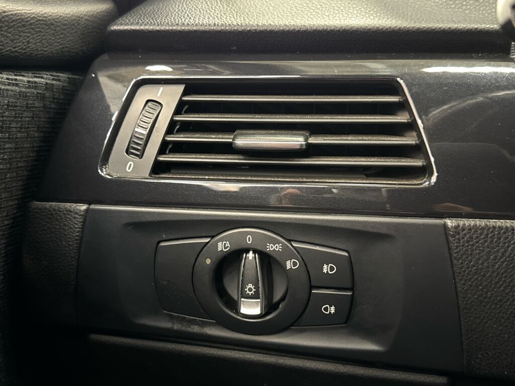 BMW 318 2011 Valkoinen