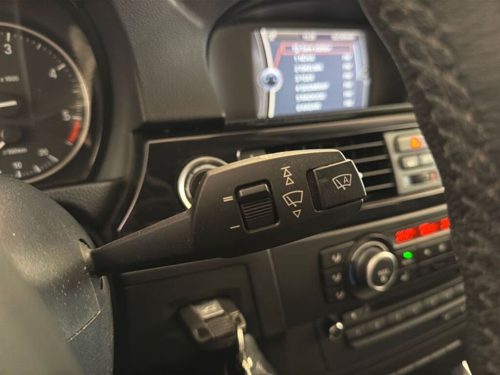 BMW 318 2011 Valkoinen