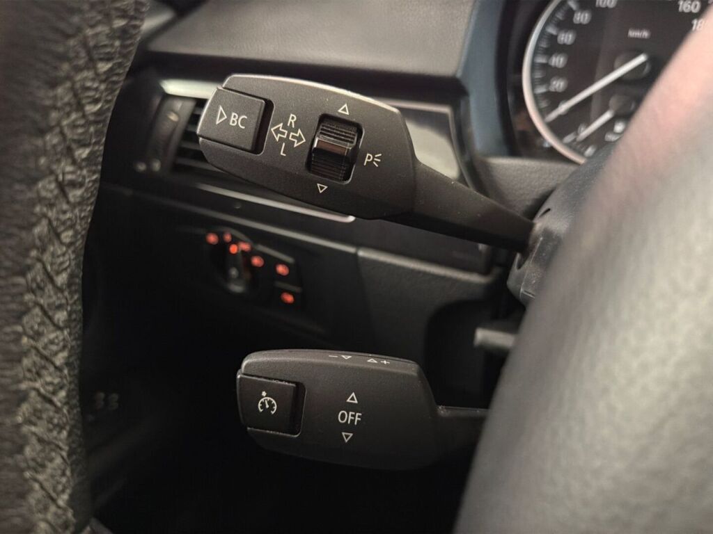 BMW 318 2011 Valkoinen