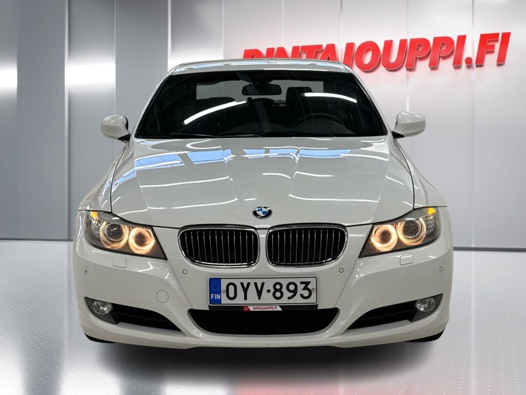 BMW 318 2011 Valkoinen