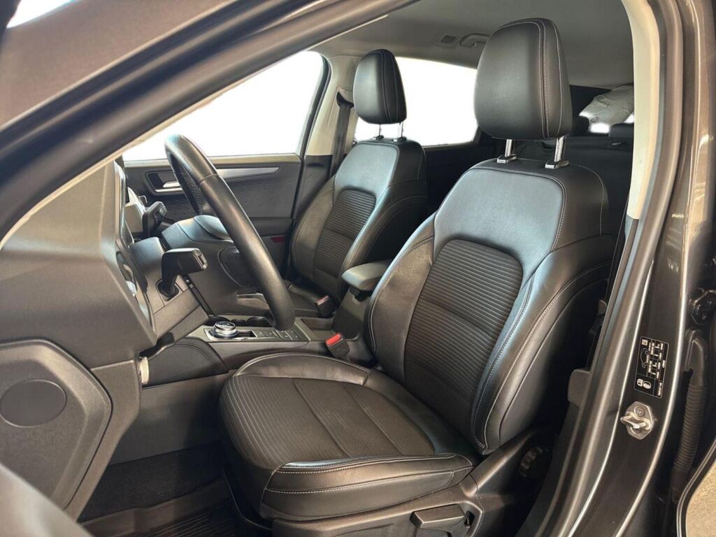 Ford Kuga 2021 Metallinhohto Harmaa