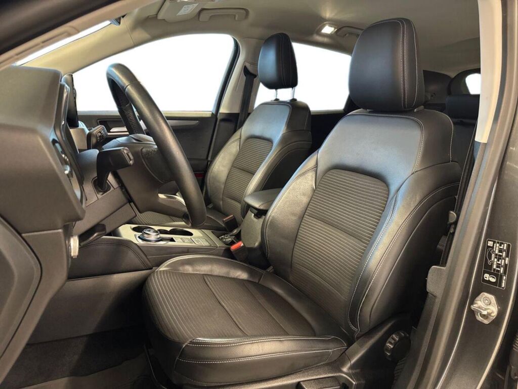 Ford Kuga 2021 Metallinhohto Harmaa