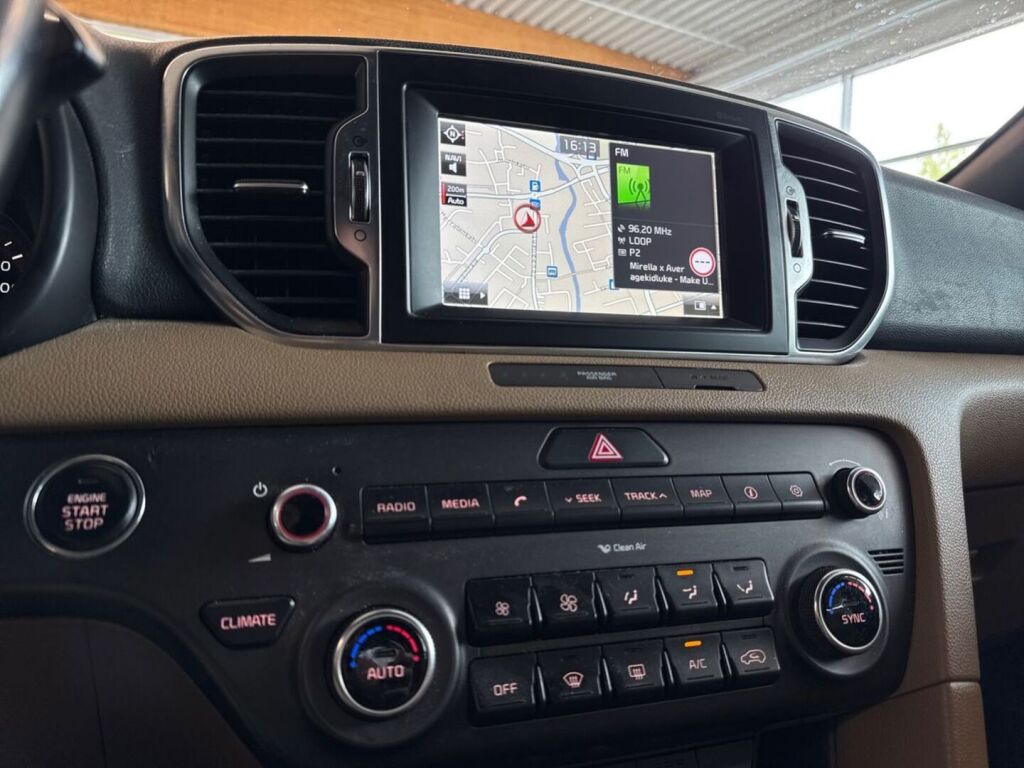 Kia Sportage 2016 Punainen
