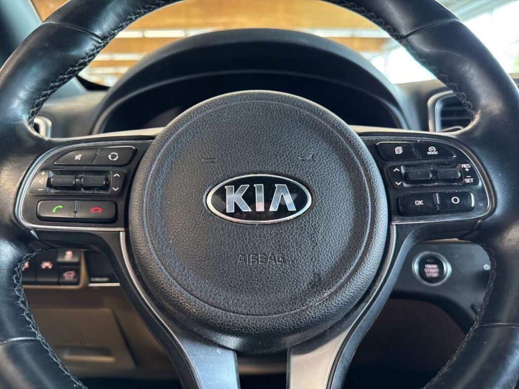 Kia Sportage 2016 Punainen