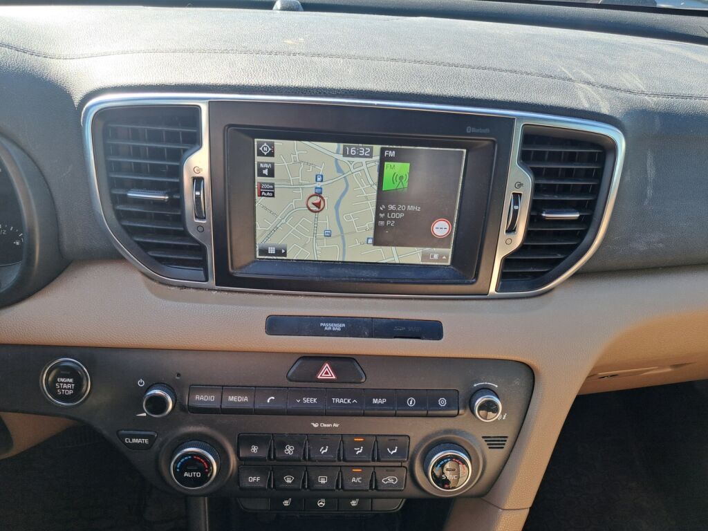 Kia Sportage 2016 Punainen