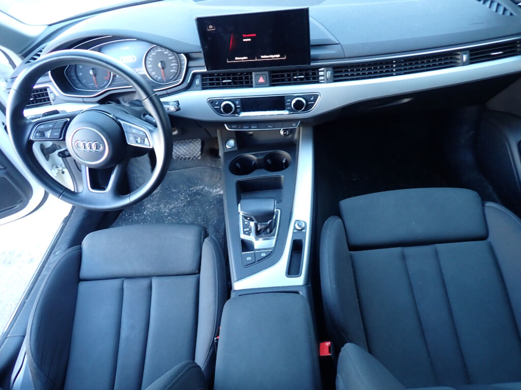 Audi A4 2020 Valkoinen