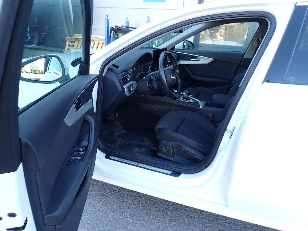 Audi A4 2020 Valkoinen