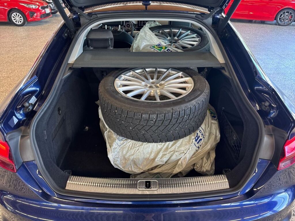 Audi A5 2020 Sininen