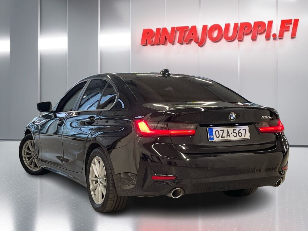 BMW 330 2020 Musta