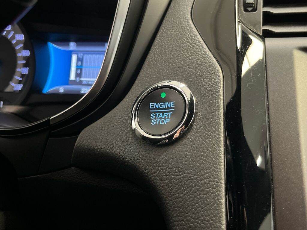 Ford Mondeo 2020 Musta